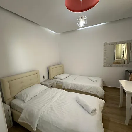 Hoteleri Ervisi Deja's Ford