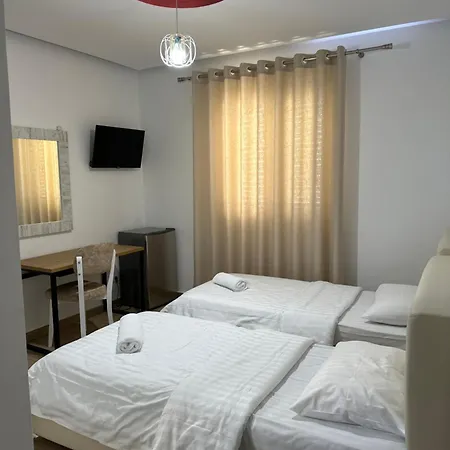 Hoteleri Ervisi 3* Deja's Ford